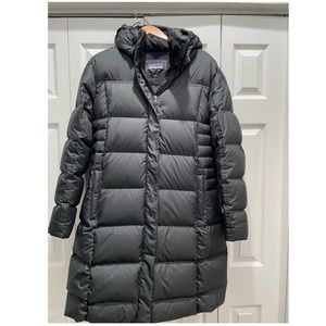 NWOT Black Patagonia Down with it Parka